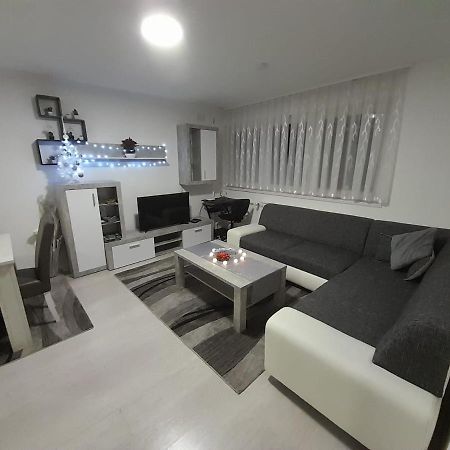 Apartman Lela Карловац Экстерьер фото