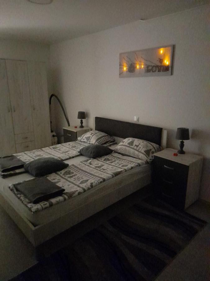 Apartman Lela Карловац Экстерьер фото
